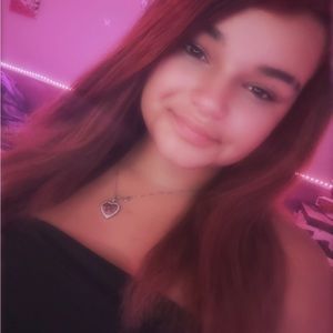 Meet your Posher, Nia